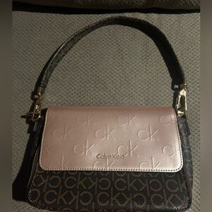 Calvin Klein triple compartment shoulder bag (pink)